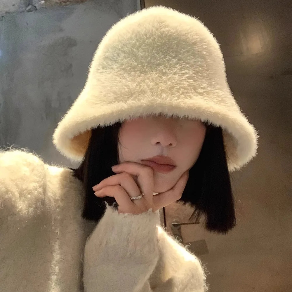 Elegant artificial rabbit fur bucket hat from South Korea for women warm and thick fishermans hat for autumn and winter Panama plush basin hat for wom