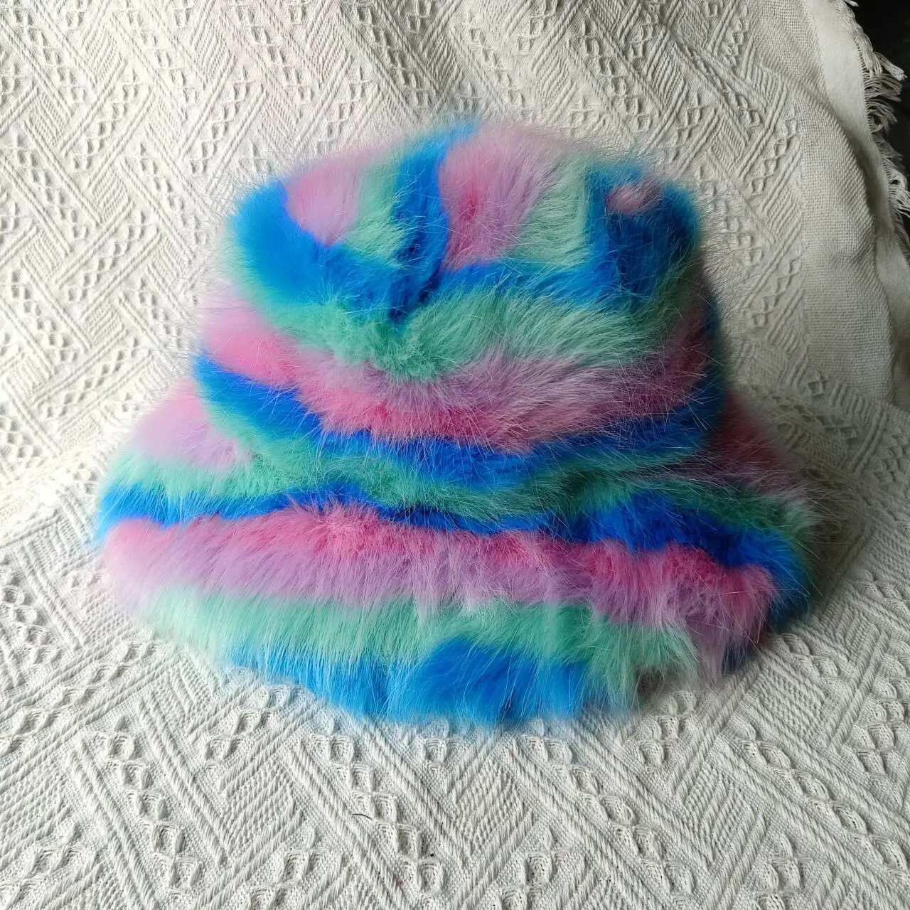 of fox fur bucket hat Warm and thick car and winter hat Personality fluffy womens fur bucket hat gorros invirno mujer 241205