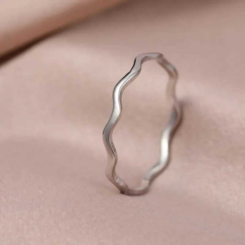 Minimalt Sea Wave Rings Light Luxury Elegant Fashionable Couple Rings Womens Jewelry Wedding Tren Gifts W241205