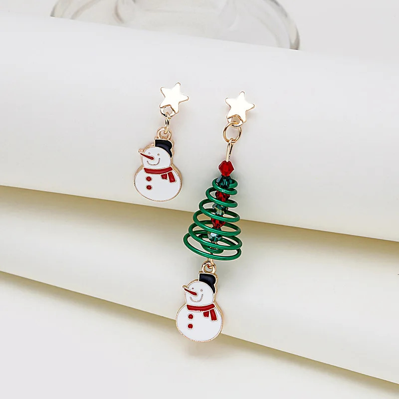 European and American Christmas Series Earrings Creative Asymmetric Spiral Christmas Tree Pendant Earrings Jewelry 241205