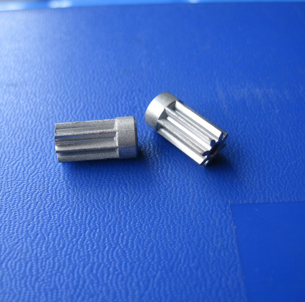 High-Quality Straight Gear - 8 Teeth, Inner Diameter 2.2mm, Model 0.7, Designed for Precision Engineering Needs