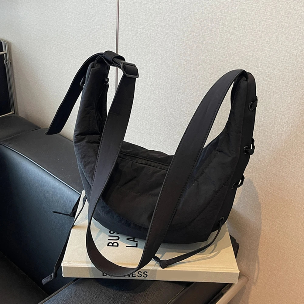 Womens shoulder bag with adjustable shoulder strap cross shaped bag nylon crescent bag travel shopping bag 241204