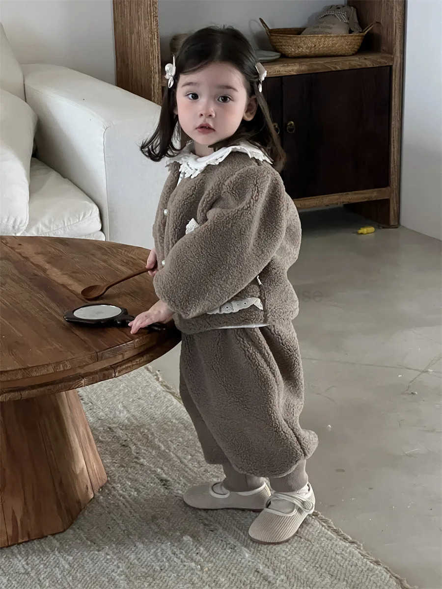 2024 Winter New Baby Fleece Warm Clothes Set Girls Cute Lace Cardigan Coat + Pants Plus Velvet Thick 2pcs Suit Infant OutfitsXJ241205