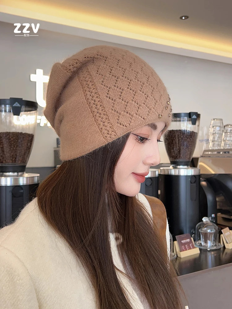 Fashionable womens knitted Beanie hat for winter warmth oversized outdoor skiing hat hip-hop striped hat thickness R76 241205
