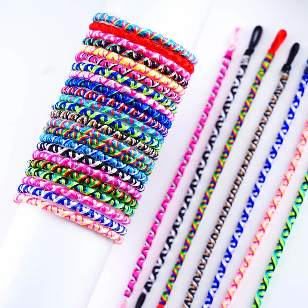 1020PcsSet Bohemian Woven Handmade Rope Ethnic Adjustable Mixed Friendship Bracelet For Men Women Tassel Wristband 241122