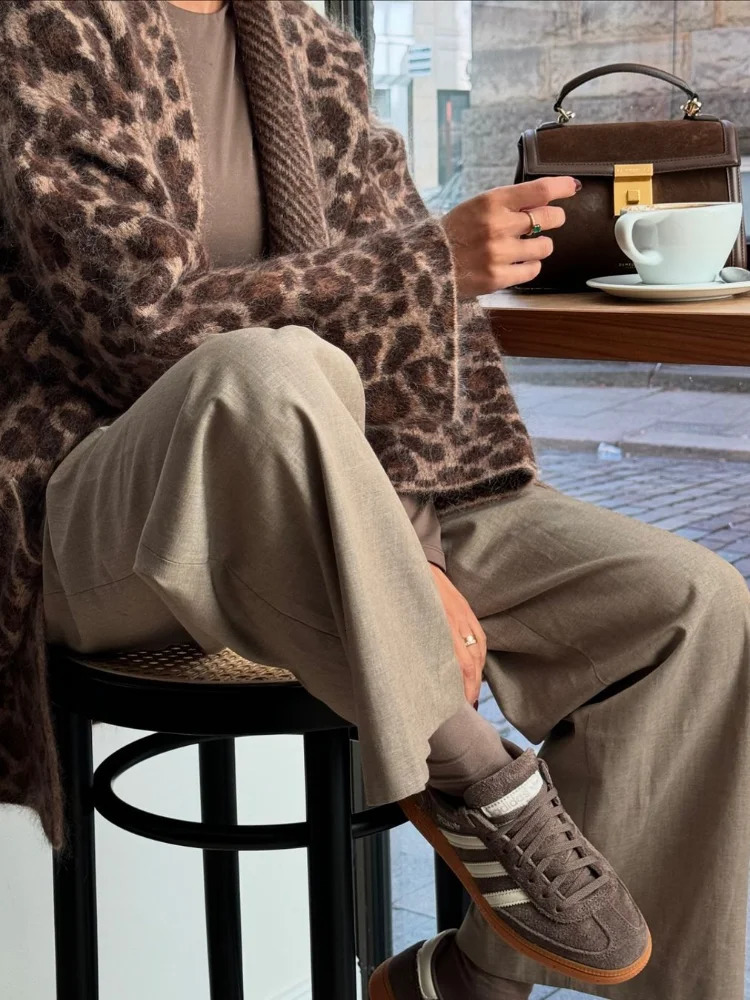 Women Chic Leopard Print Loose Knitted Cardigan Casual V Neck Long Sleeve Mohair Pocket Thick Sweater Lady Cashmere Knitwear 241204