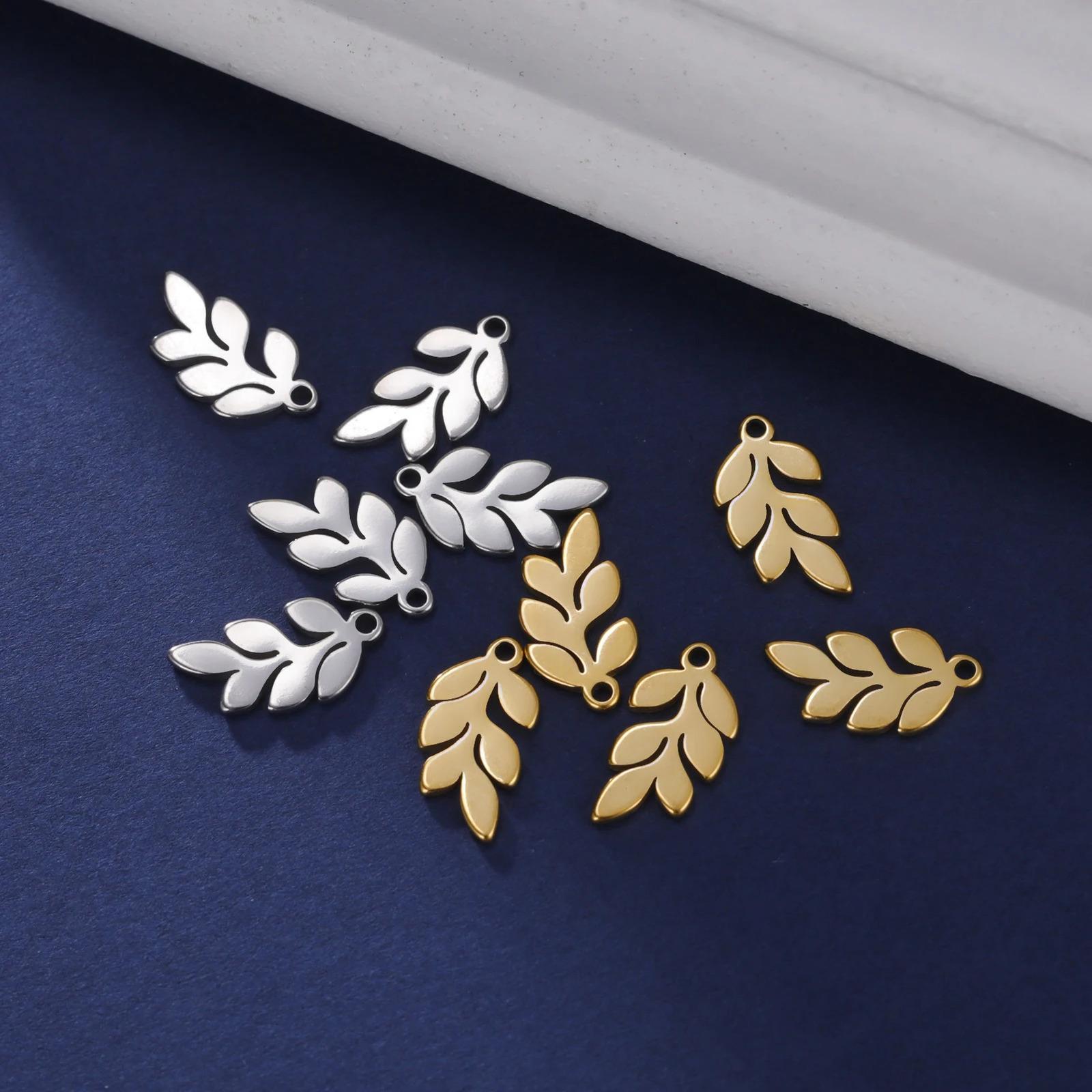 EUEAVAN 5pcs Mini Charms Stainless Steel Leaves Charm for Jewelry Making Small Plant Pendant DIY Necklace Bracelet Earrings Gift 241122