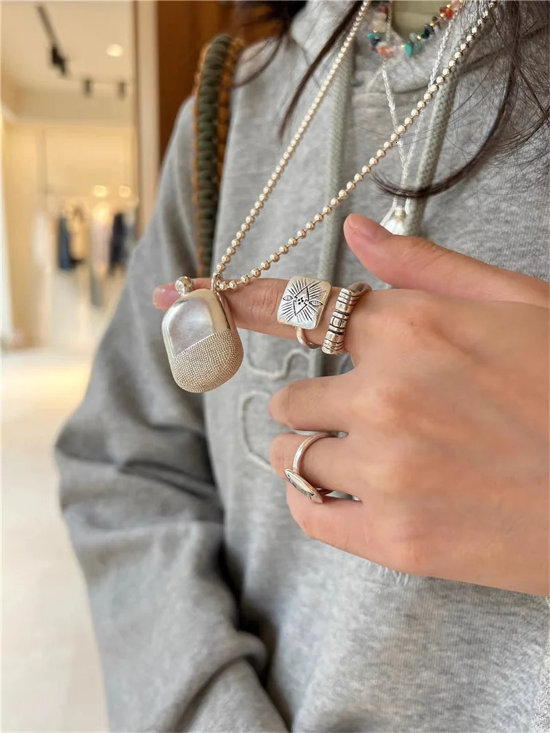 Korean Simple Wine Pot Pendant Necklace Fashion INS Trend Necklace Chain Communicating Retro Light Jewelry Gift 241205