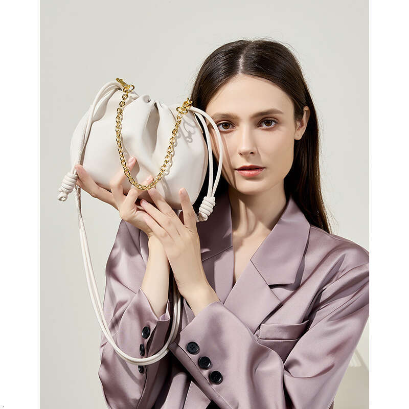 High Quality Genuine Leather Women's Chain Shoulder Cloud-Shaped Dumpg Clutch Purse Ruched Crossbody Bag For Women