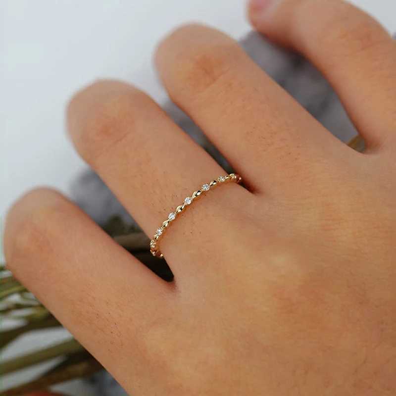 Huitan Korean Womens Thin Ring with CZ Stone Gold Solid Color Elegant N Birtay Gift Give to Friends Fashion Jewelry W241205