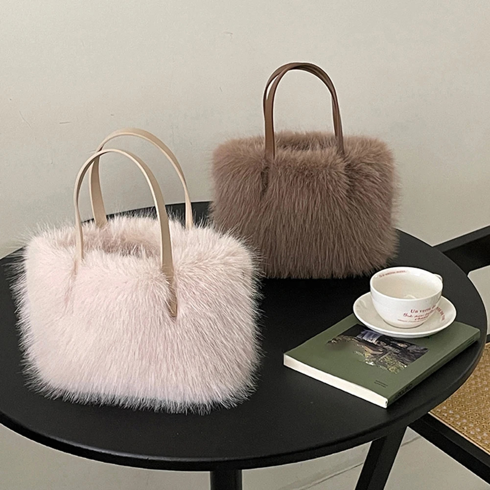 2025S New Free Shipping Designer Bag Plush Shoulder 2024 Artificial Cross Body Fluffy Clutch Bag Womens Mini Fur Handbag