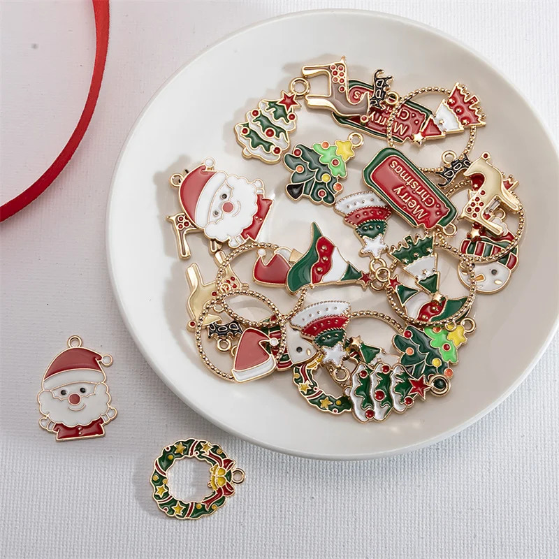 Randomly 20PCS Mixed Style Enamel Christmas Charms Snowman Santa Tree Reindeer Pendant For DIY Jewelry Accessories 241122
