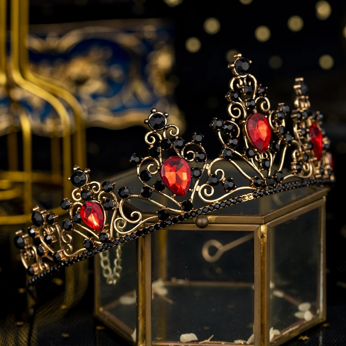 Red Crown Tiara For a woman Halloween Party Exquisite Headdresses Costume Accessories Holiday Gift for Girlfriend 241122