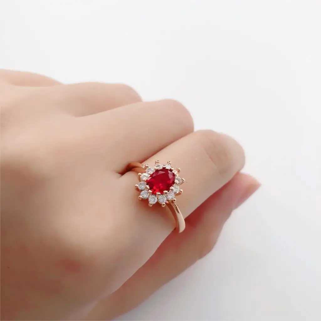 Classic Red Crystal Female Bride Wedding Ring Beautiful Rose Gold Colored Zirconia Engagement Ring Fashion Jewelry R187 W241205
