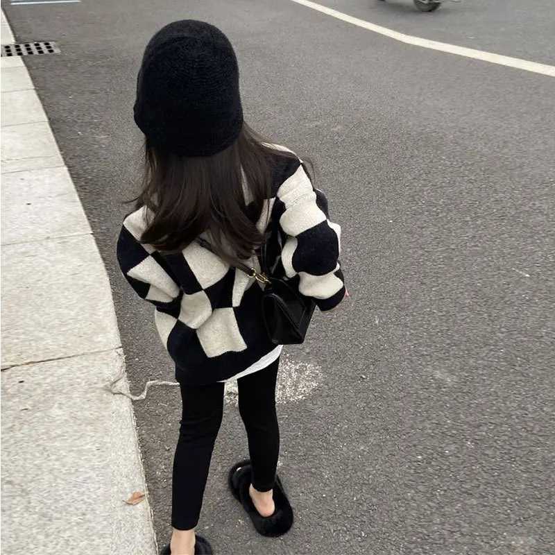 Baby Girls Autumn New Childrens Checkerboard Sweater 2024 Spring Baby Kids Casual Versatile Knitwear Top Plaid Pullover Top W241205
