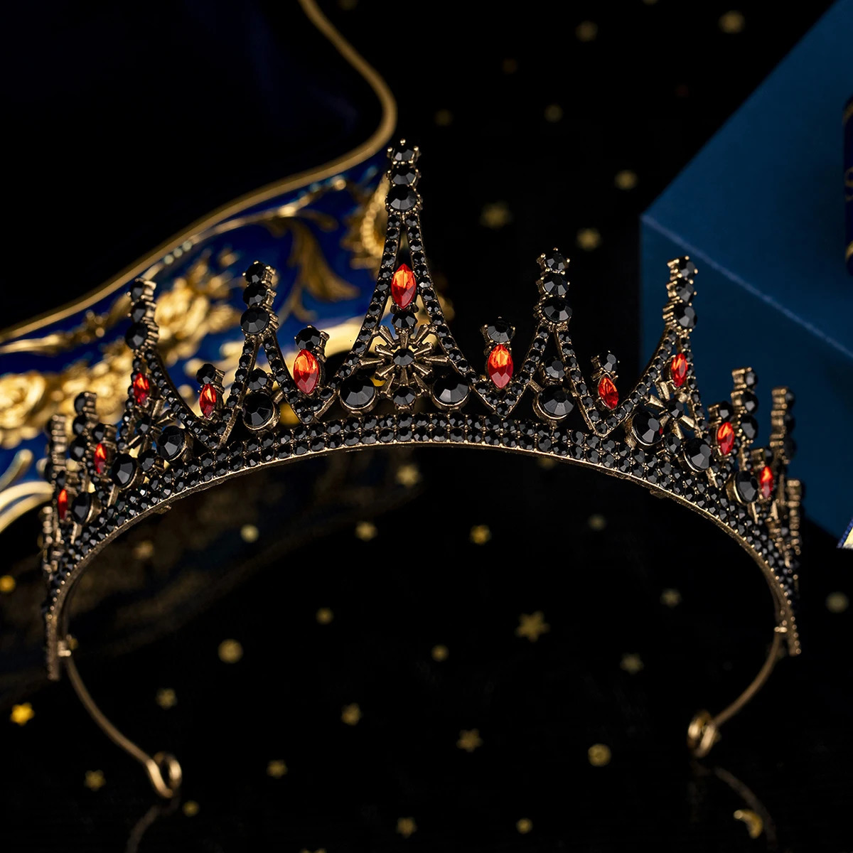 Red Crown Tiara For a woman Halloween Party Exquisite Headdresses Costume Accessories Holiday Gift for Girlfriend 241122
