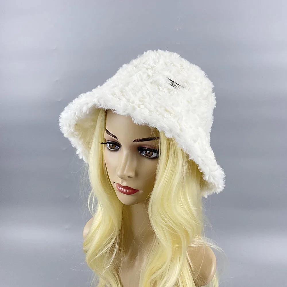 Winter Warm and Cute Celebrity Fisherman White Hat Womens Thick Hat Fashionable Sales Treasure Head Wool Rabbit Fur Hat 241205