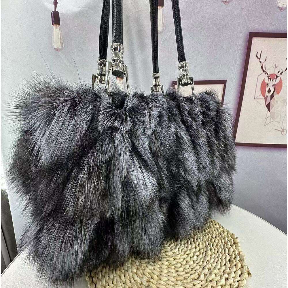 Natural Fox Fur Hand Bag for Women Hand-Held Fur Bag Shoulder Bags Handbag for Women and Ladies