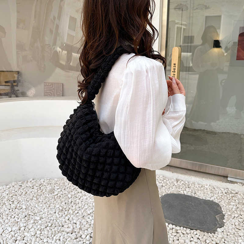 Leisure Commuter Shoulder Bag Personalized Handbag Fashion Stylish Underarm Wrinkled Womens Bags 241205