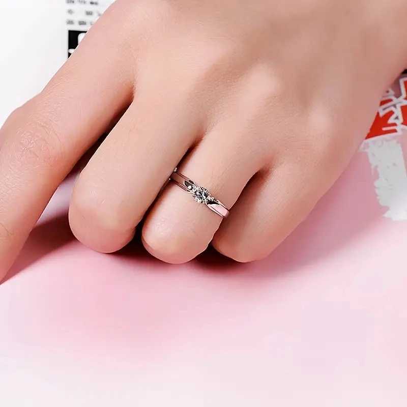 Huitan single round cubic zirconia ring suitable for female engagement wedding bands featuring simple and elegant womens rings and fashionable jewelry