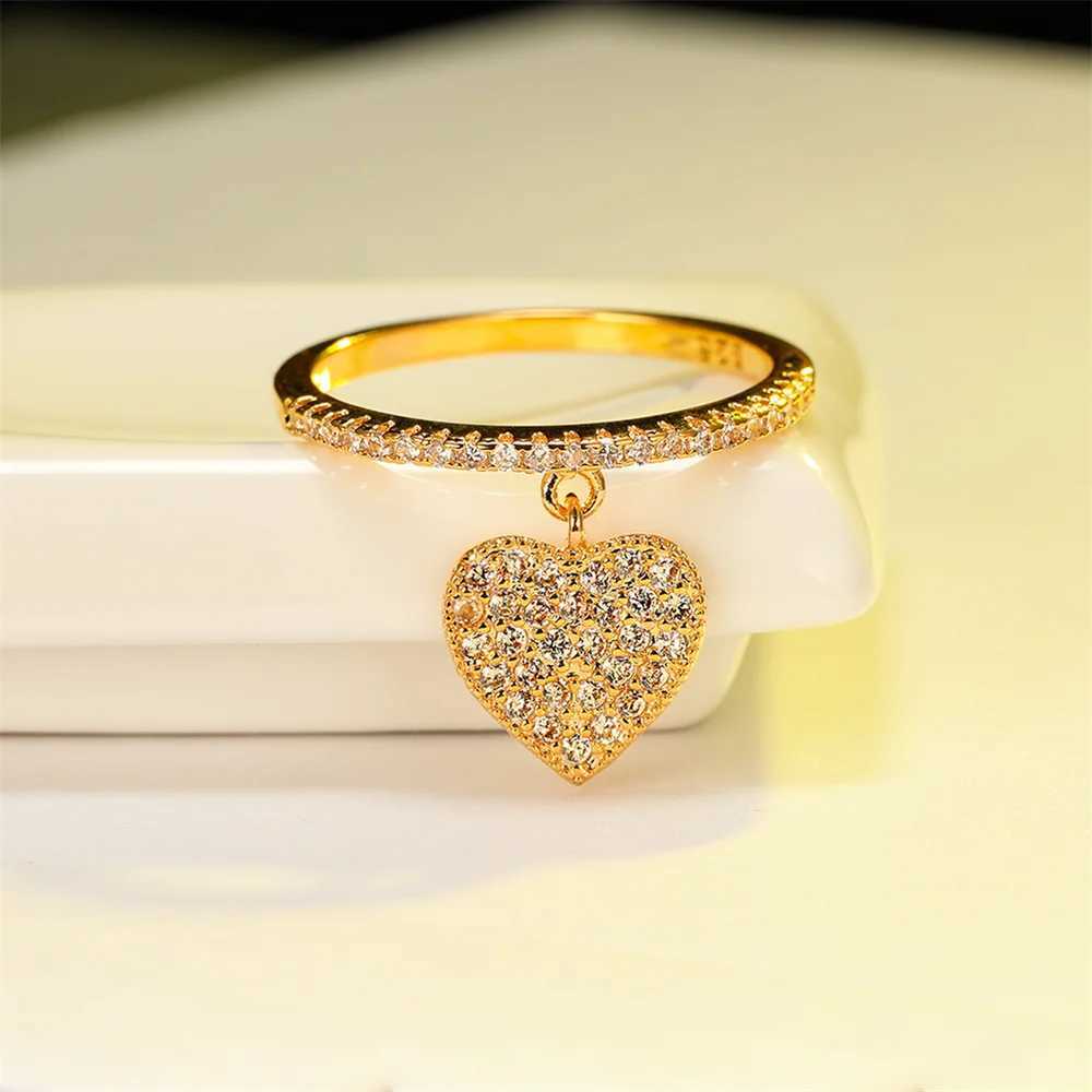 Luxury crystal white zircon heart-shaped ring suitable for women vintage gold wedding ring engagement jewelry mothers gift W241205