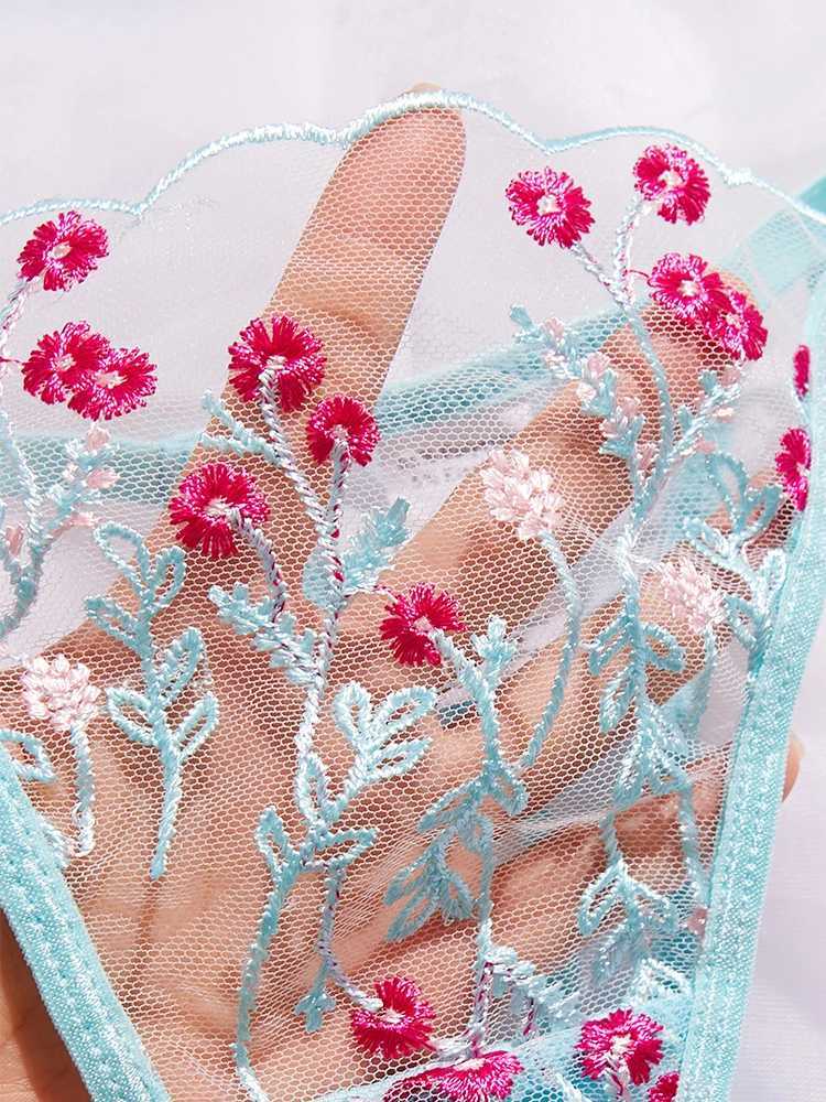 Sexy Lingerie Woman Fancy Embroidery Underwear Set Seamless Bra Babydoll Intimate Sexy Woman Mesh Underwear See Through LingerieXJ241205