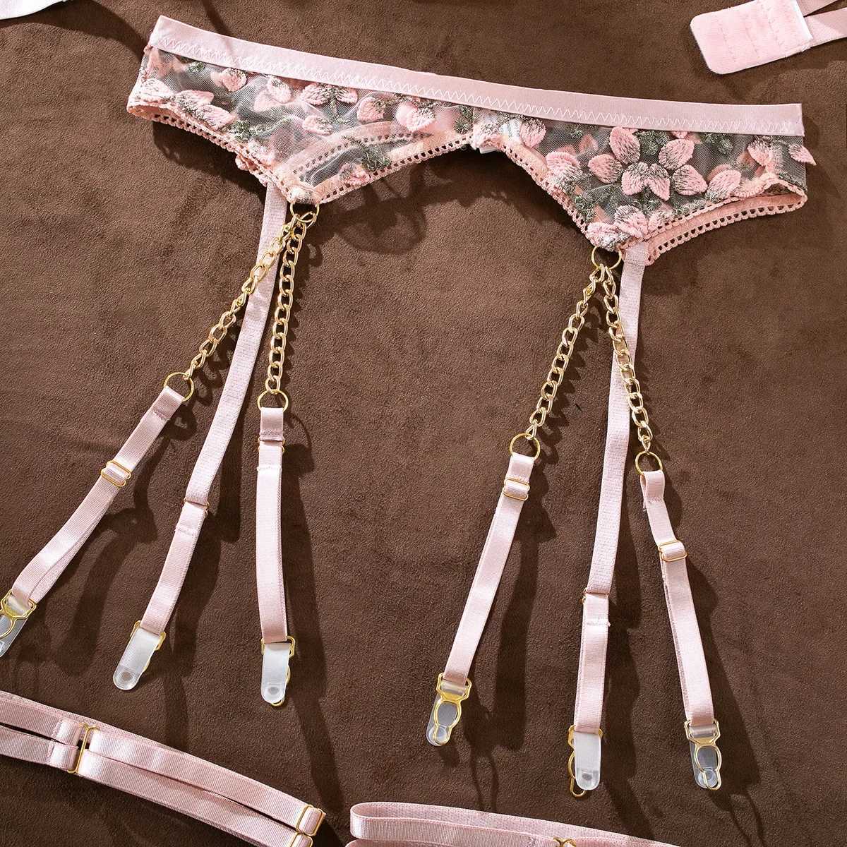 Girl Embroidered Perspective Lingerie Set Womens Sweet Sexy Chain Underwear Female Solid See Though Bra Three Piece SetXJ241205