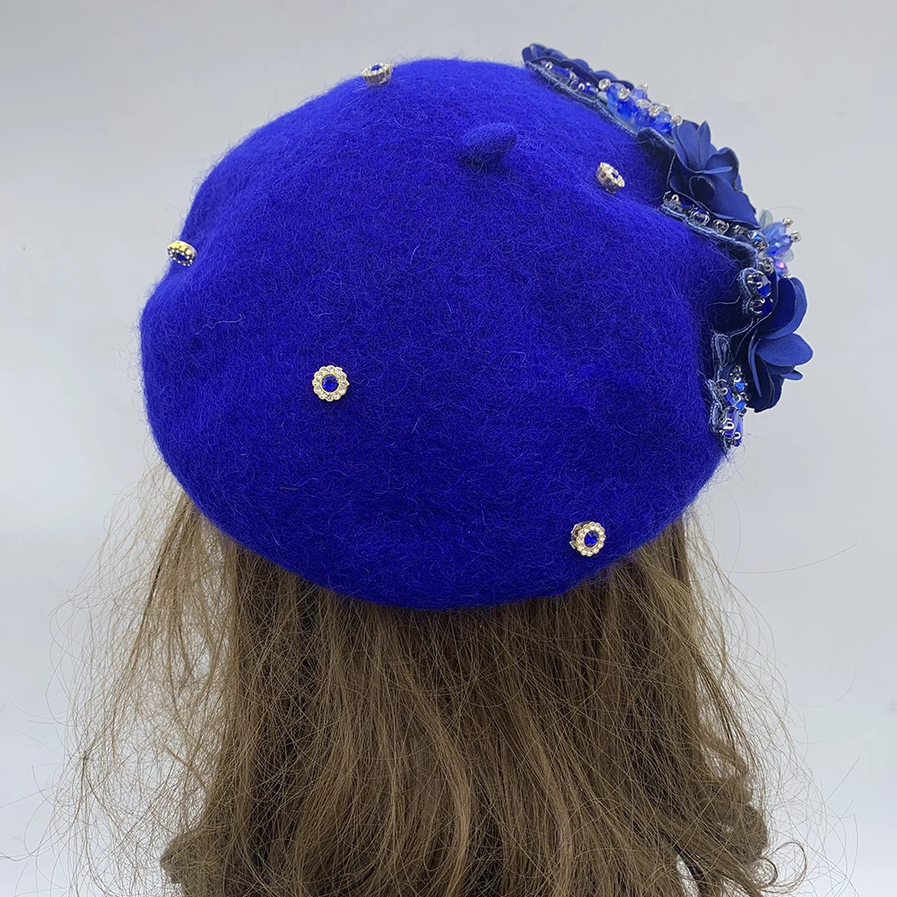 Exaggerated Painter Hat Female Winter Headpiece Winter Unique er Berets for Women Rhinestone Bouquet Turban Cap 241205