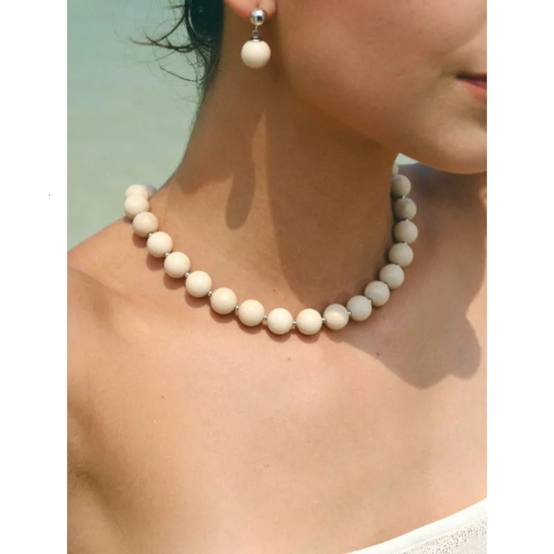 Summer niche personality natural whitening stone bead female European and American minimalism suffocating earrings 241205