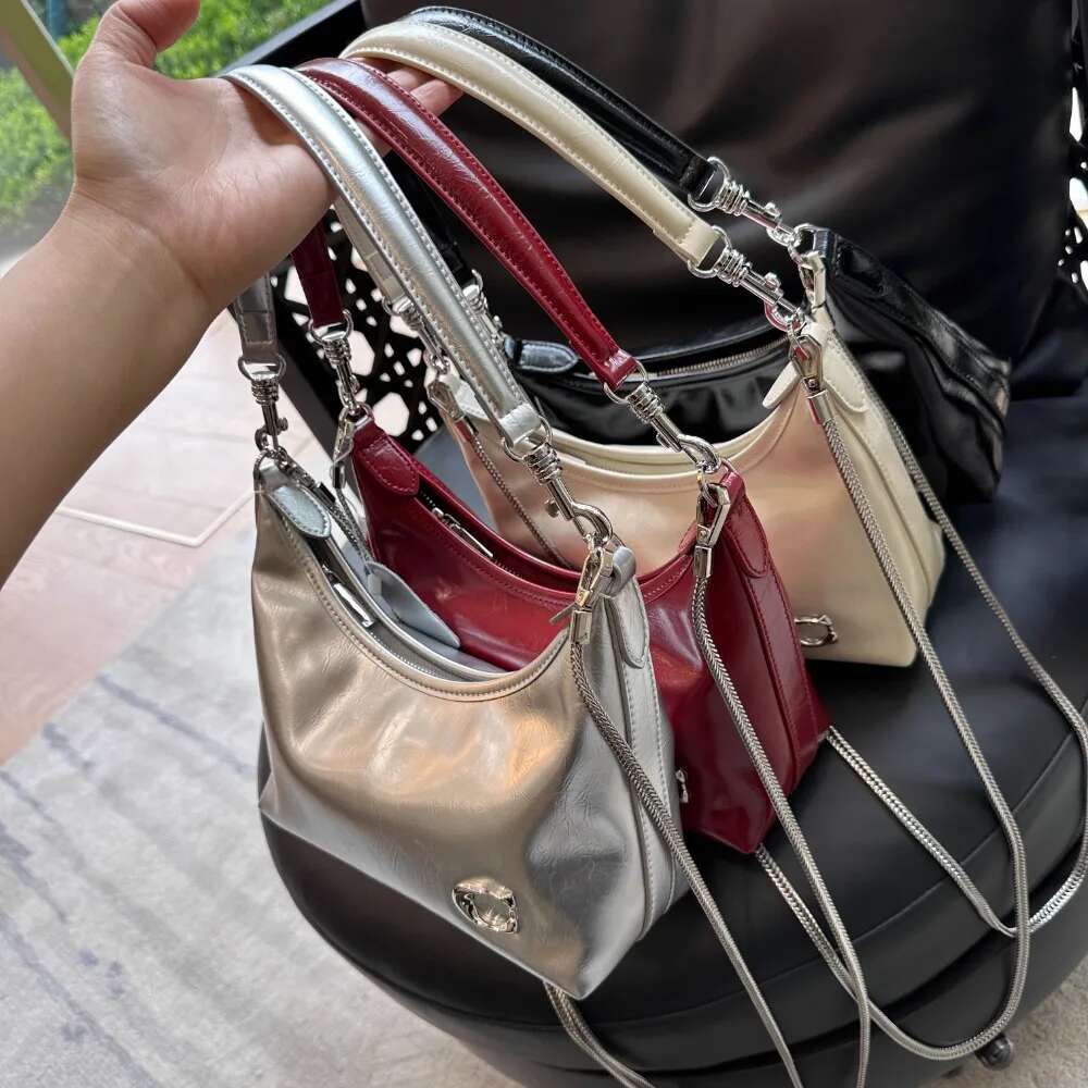 Designer Bag New Chic Small Daily-Use Purse Silver Red Oil Wax Cow Leather Women Underarm Shoulder Bag Chain Strap Leisure Handbag Glossy