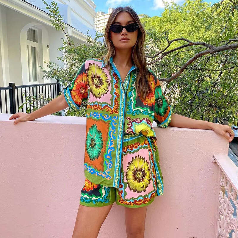 M2024 European American loose, casual, fashionable, versatile printed daisy shorts shirt two sets 2024 new style chic and elegant clothing