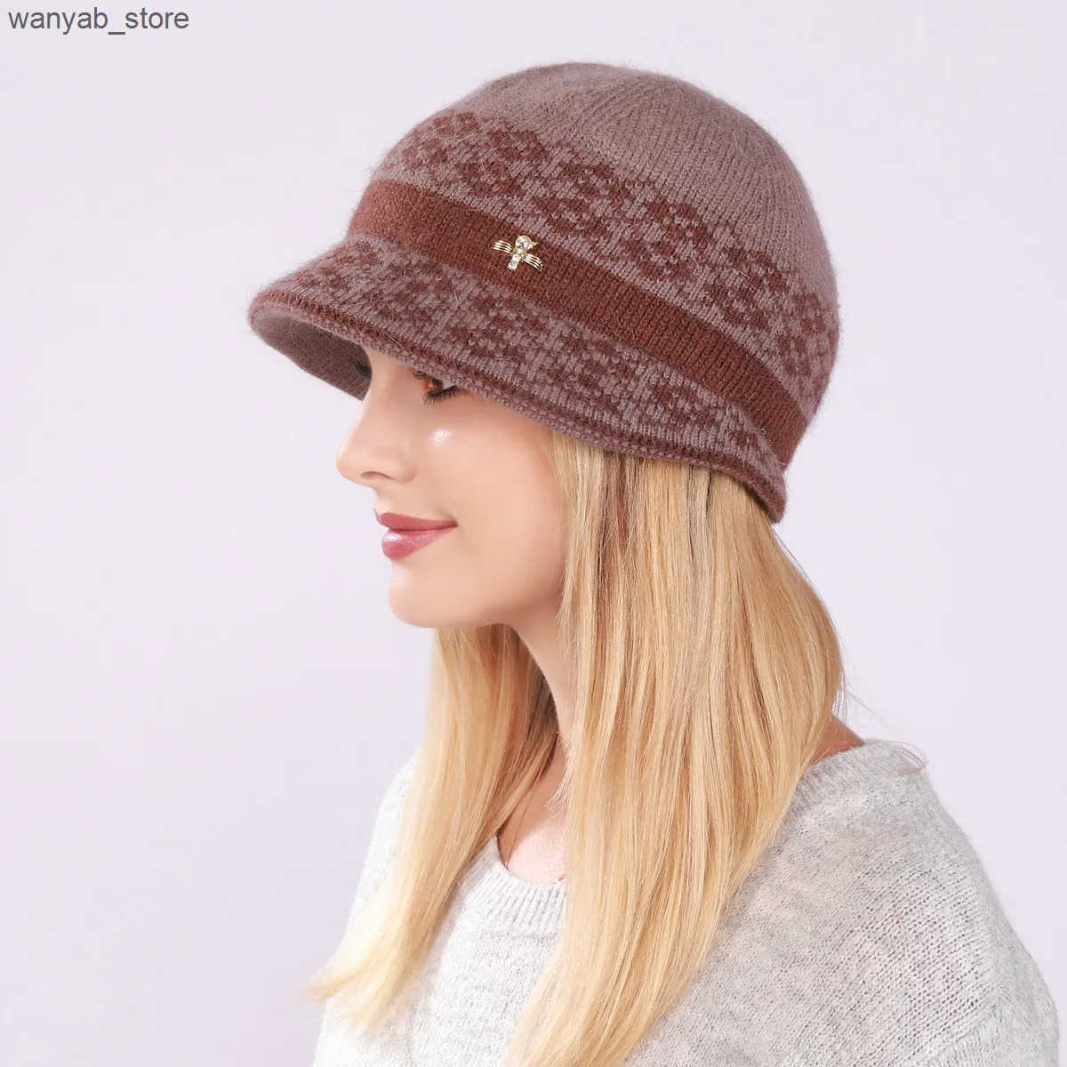 Cloches Womens winter Fce lined hat cable knit warm sealed bucket hat bowling hat padded skull bean hat L240910