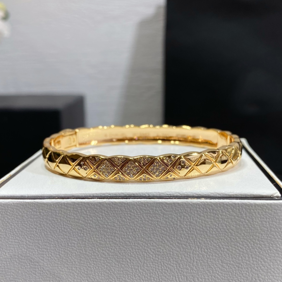 Designer bangle for woman Womens CM bangles Designer bracelet Luxury brand classic style European size jewelry fashion with box 002