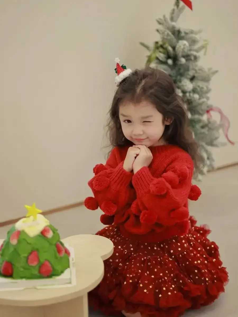 New autumn and winter clothing 2024 Korean girl Christmas red sweater Versatile cute childrens clothing W241205