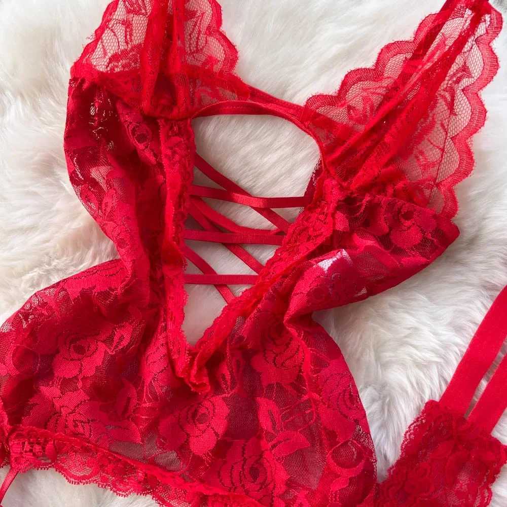 LLGIO Women Transparent Floral Lace Bra Brief Suit Fashion Tight Erotic Underwear 3 Piece Sexy Intimate Lingerie Stocking SetXJ241205