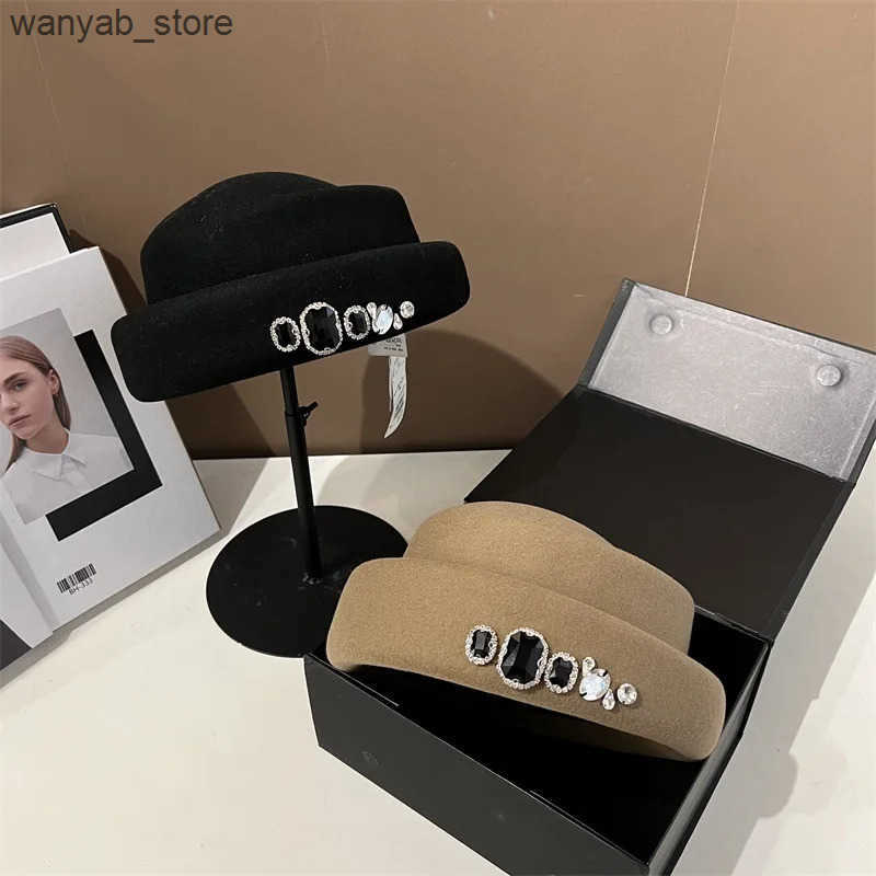 Cloches High quality Rhinestone Felt Top Hat Korean Vintage Style Painter Church Dress Bucket Hat L240910