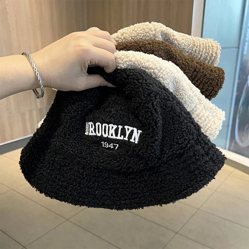 Warm and comfortable Lambswool bucket hat with letter embroidery suitable for women 241205