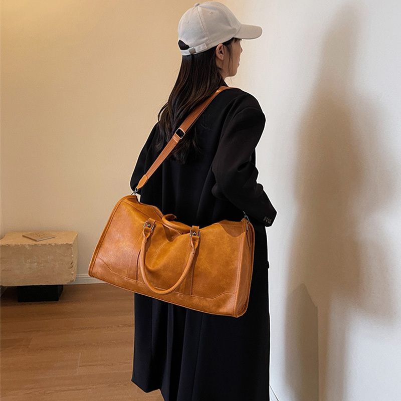 2024 Large Capacity Travel Pu Leather Golf Boston Shoulder Handbag Leisure Sports Fiess Suitcase Weekender Duffle Bag