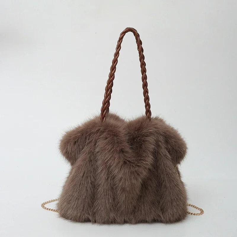 Large capacity solid color faux fur handbag with fashionable pleated for womens winter plush shoulder bag and fluffy soft shopping bag 241205