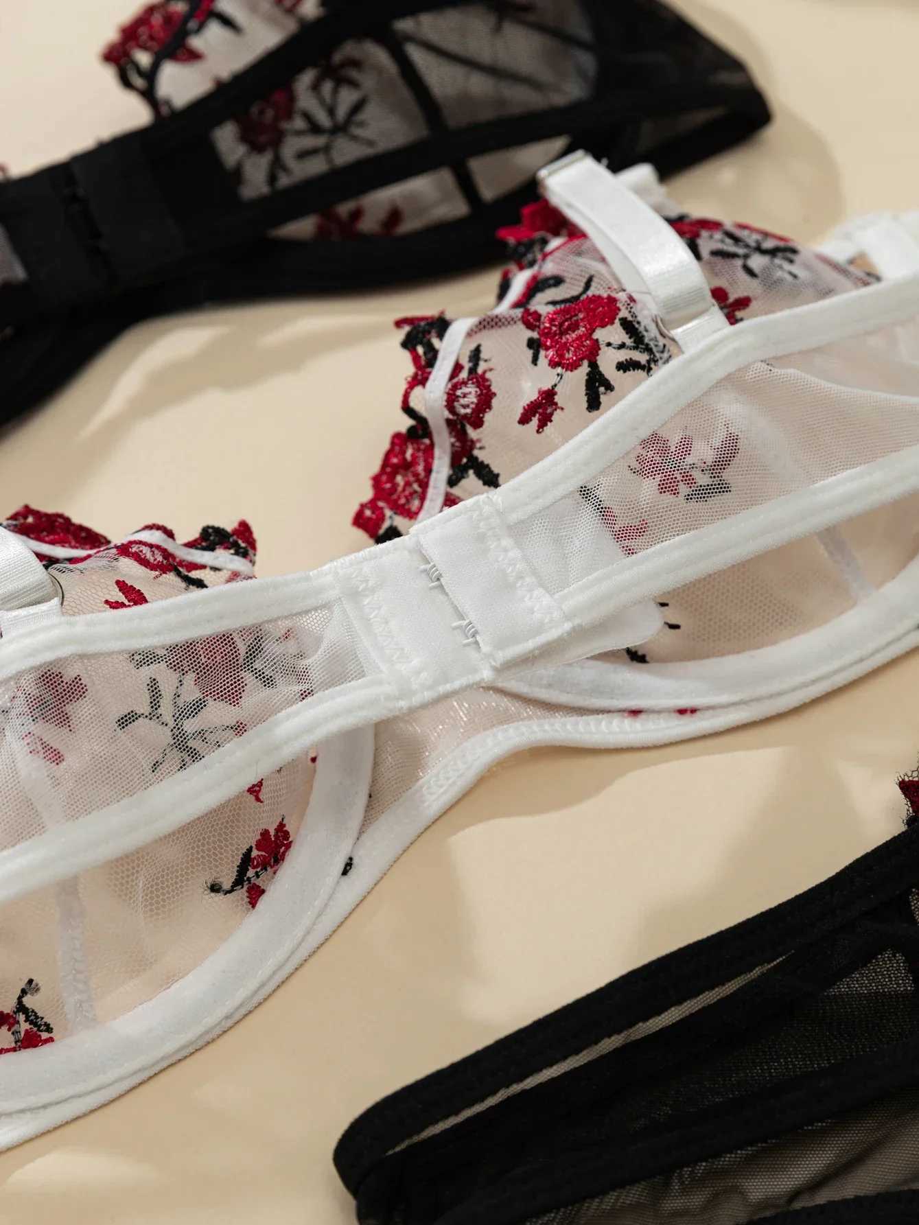 Bras Sets Women Transparent Lace Bras Sexy Lingerie Set Embroidery Soft Briefs Womens Comfy Underwear Set Female Intimates 2024XJ241205