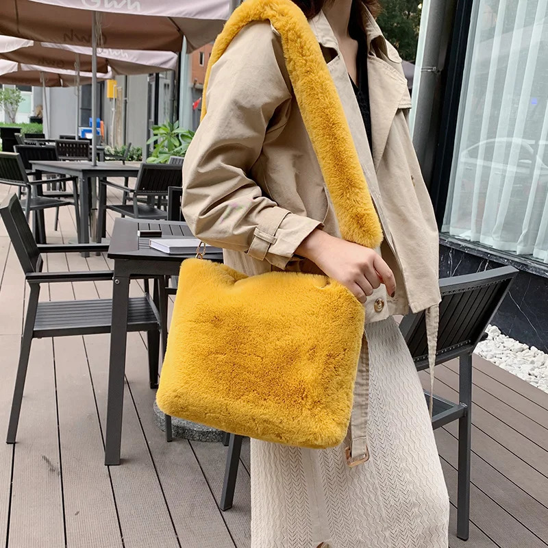 2024 Winter Soft Fur Stray Handbag er Womens Plush Shoulder Bag Cross Body Bag Womens Large Capacity Handbag Womens Handbag 241205