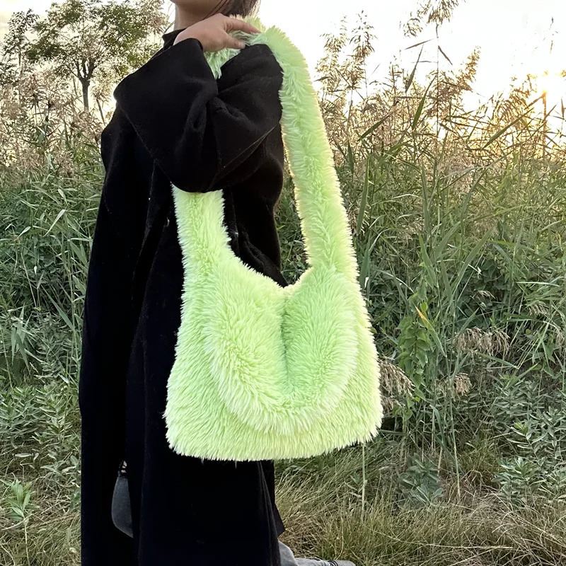 Winter Artificial Fur Womens Handbag Plush Handbag er Plush Shoulder Bag Womens Fur Cross Bag 241205