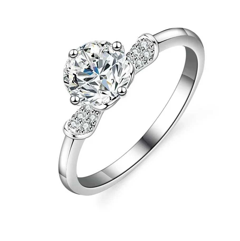 Luxury 18K white gold ring exquisite jewelry classic 0.5ct D-color VVS1 diamond moissanite ring W241205