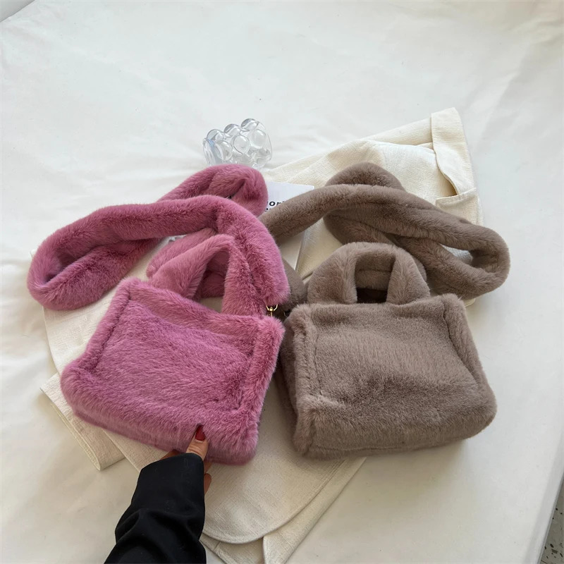 Winter solid color high-quality faux fur small handbag er soft fluffy plush handbag cute warm shoulder cross body bag for women 241205