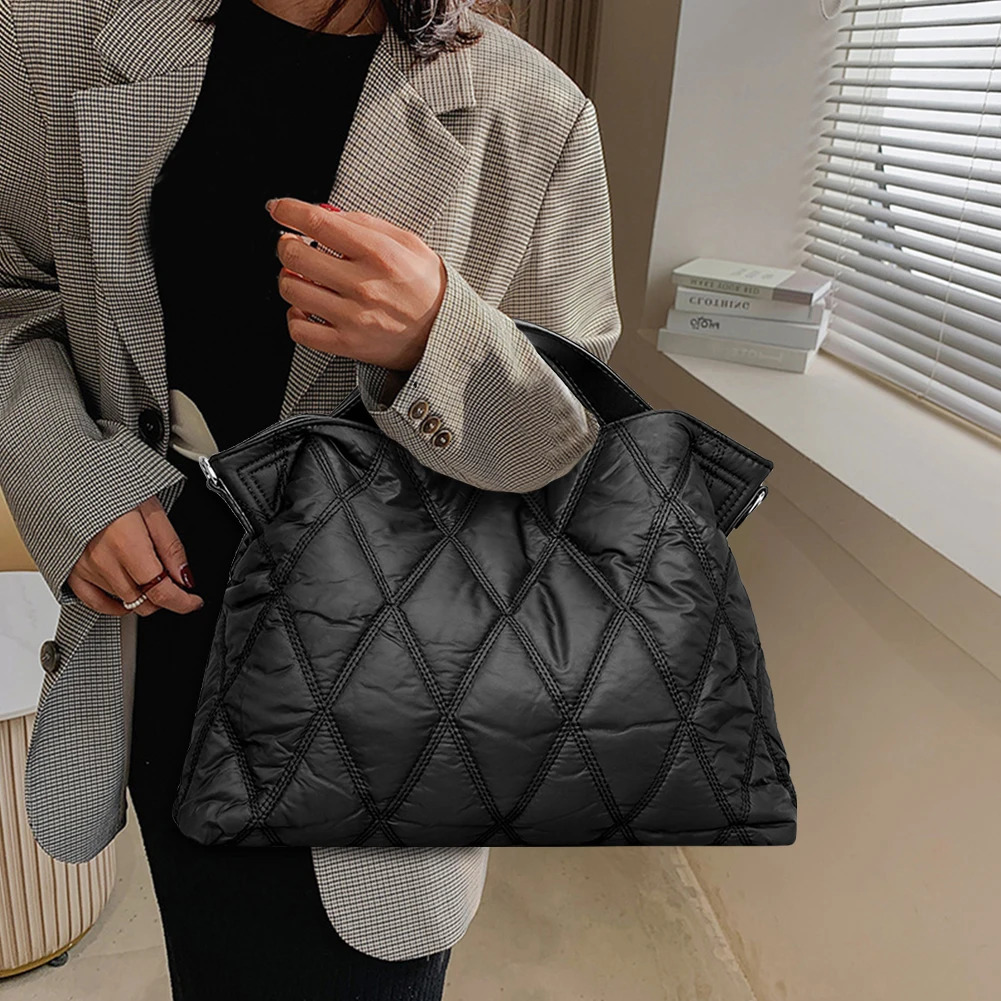 Rhombic Lattice CottonPadded Bag Elegant Autumn Winter Down Jackets Simple Fashion Warm Nylon Portable for Party Shopping 241204