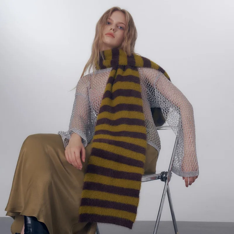 The original niche color scheme imitates the classic striped knitted wool muffler suitable for womens autumn winter soft warm scarves and womens shawl