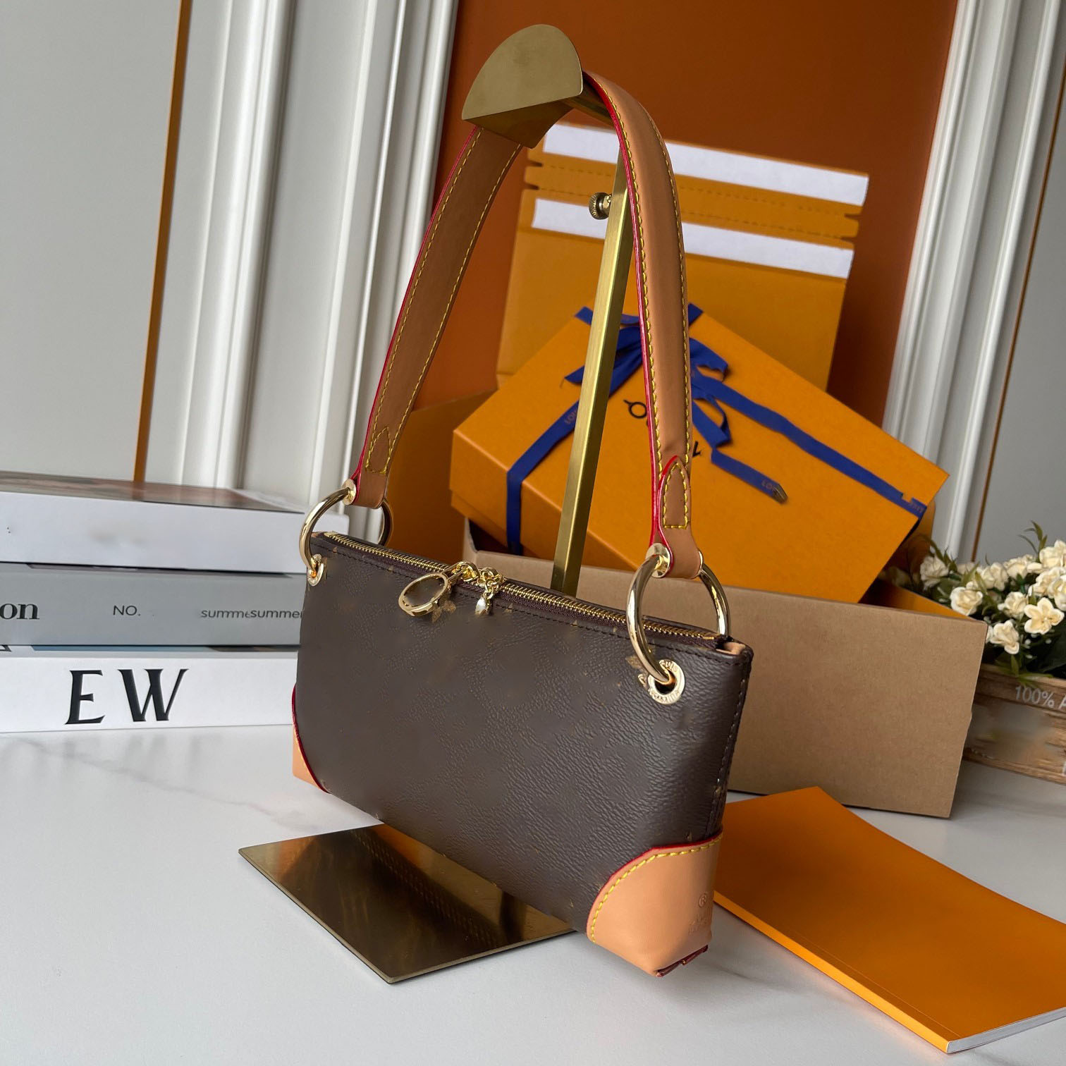 Fashion shoulder bag Luxury Designer Crossbody bag Elbow and tote bag Travel bag Crescent Bag Shoulder bag12