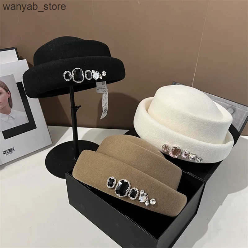 Cloches High quality Rhinestone Felt Top Hat Korean Vintage Style Painter Church Dress Bucket Hat L240910