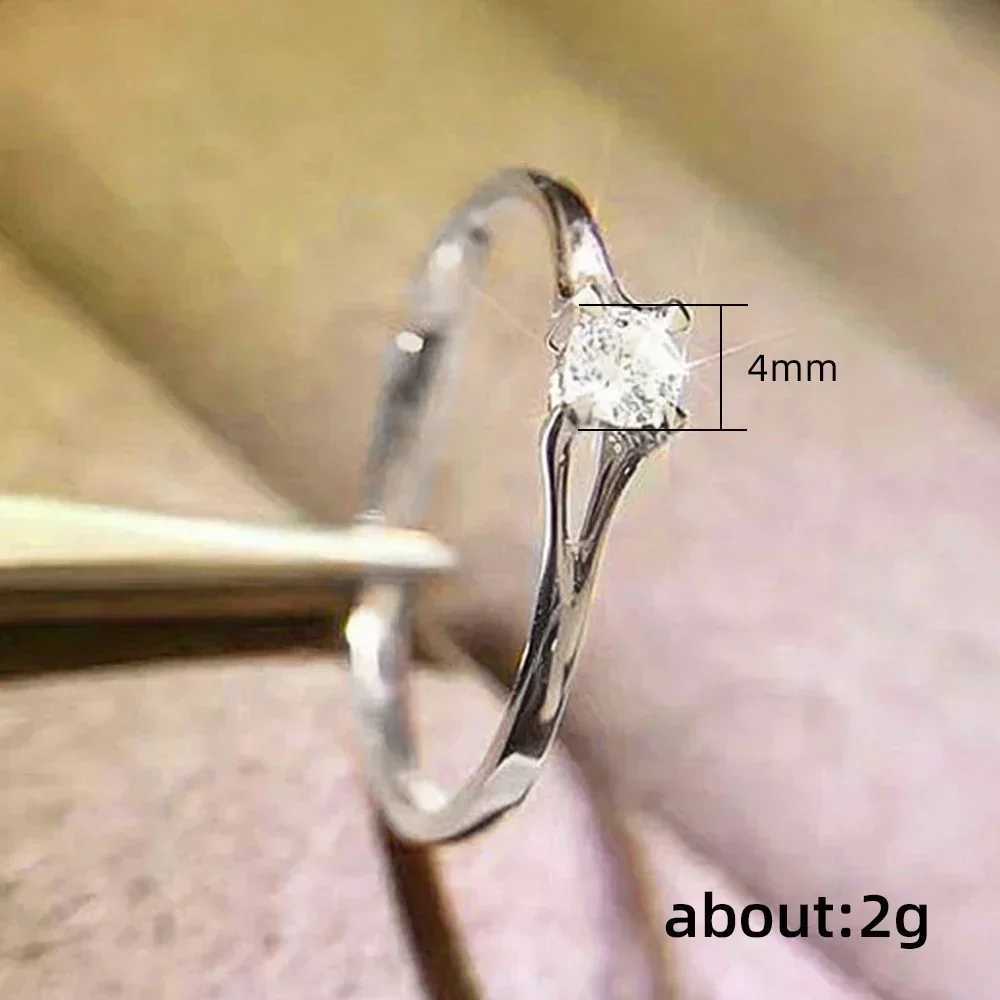 Mini womens wedding ring with 4MM cubic zirconia simple and elegant female fingers Accord engagement ring jewelry W241205