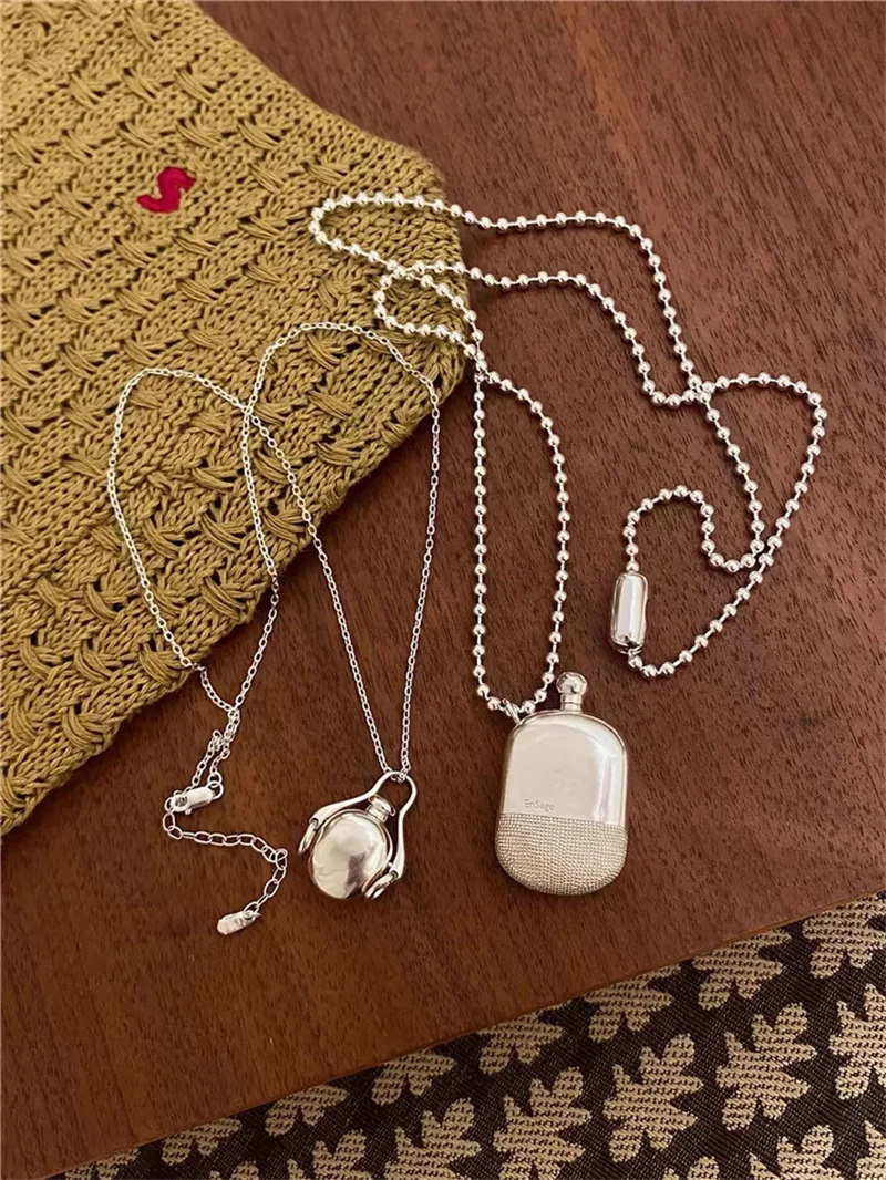 Korean Simple Wine Pot Pendant Necklace Fashion INS Trend Necklace Chain Communicating Retro Light Jewelry Gift 241205